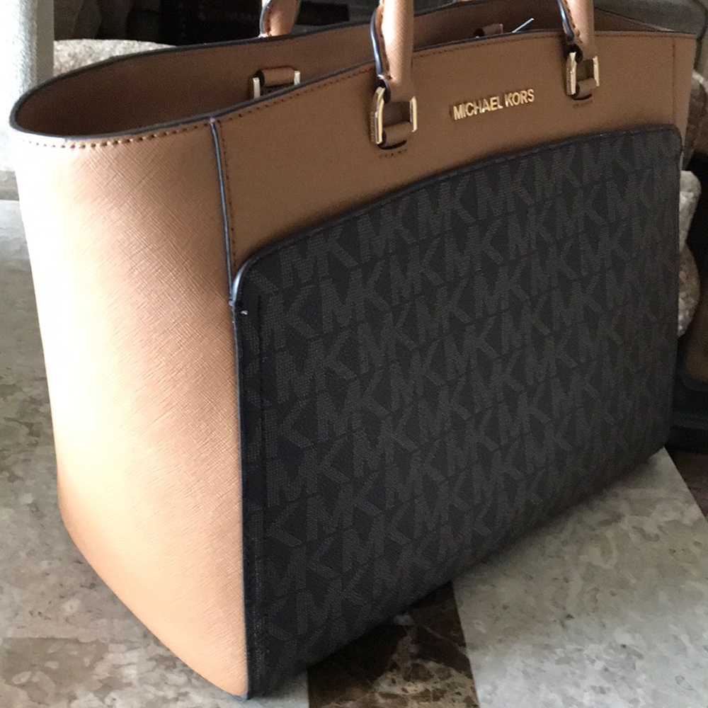 Purse - Picture 2 of 2